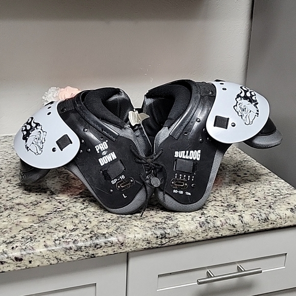 bulldog Other - Pro down bulldog Youth Large Football shoulder pads with practice jersey & pads